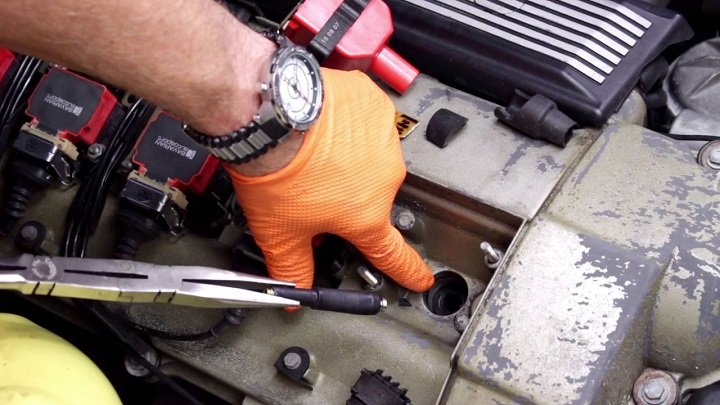 How to replace spark plugs