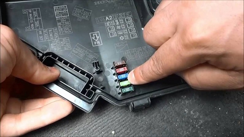 how to fix a car stereo that has no sound- checking fuses